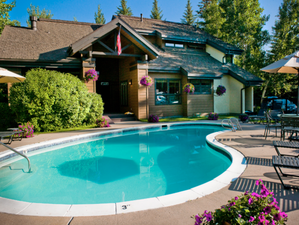 Beaver Creek Luxury Vacation Accommodation 200 Yard to Lift